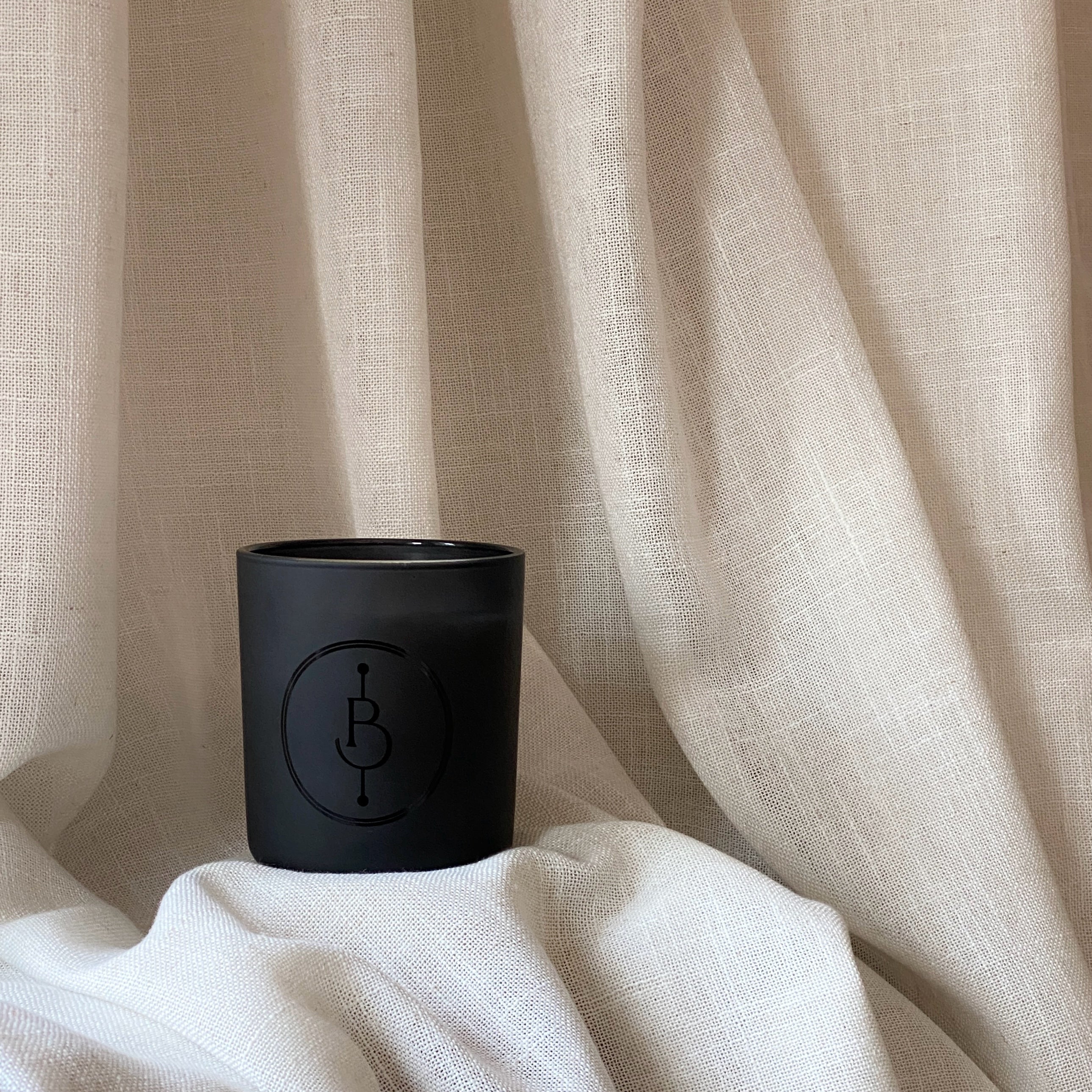 BONARIO GIFT | Premium Scented Candles - Oud & Teakwood