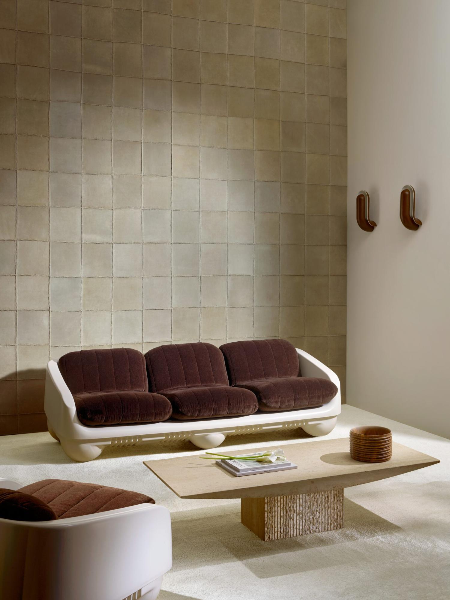 Allures_Reliure9210_Roomshot_Web_LR-fullscreen