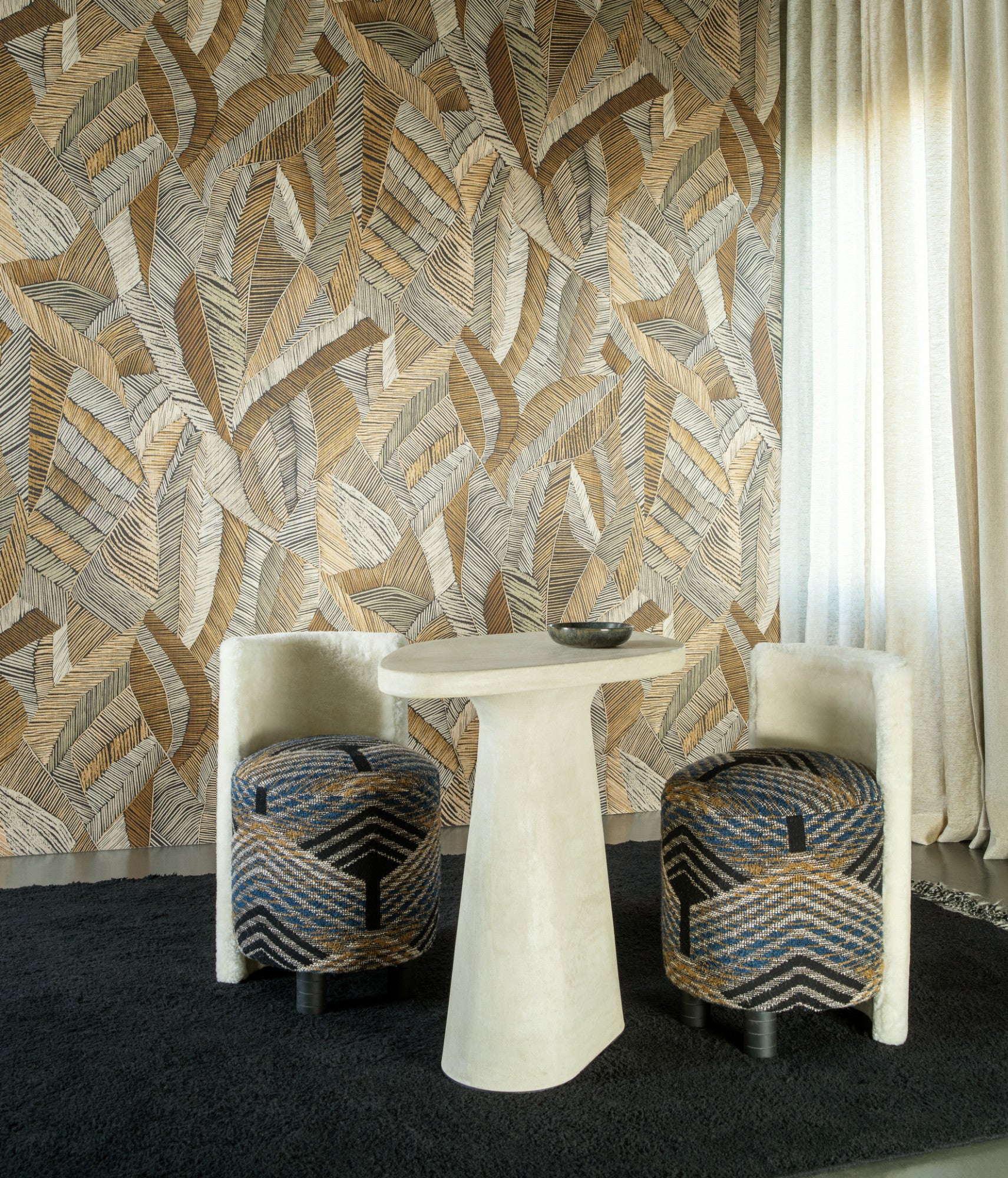 Essentials-|-Les-Tricots_Chintz_73102_Roomshot_Web_LR-fullscreen
