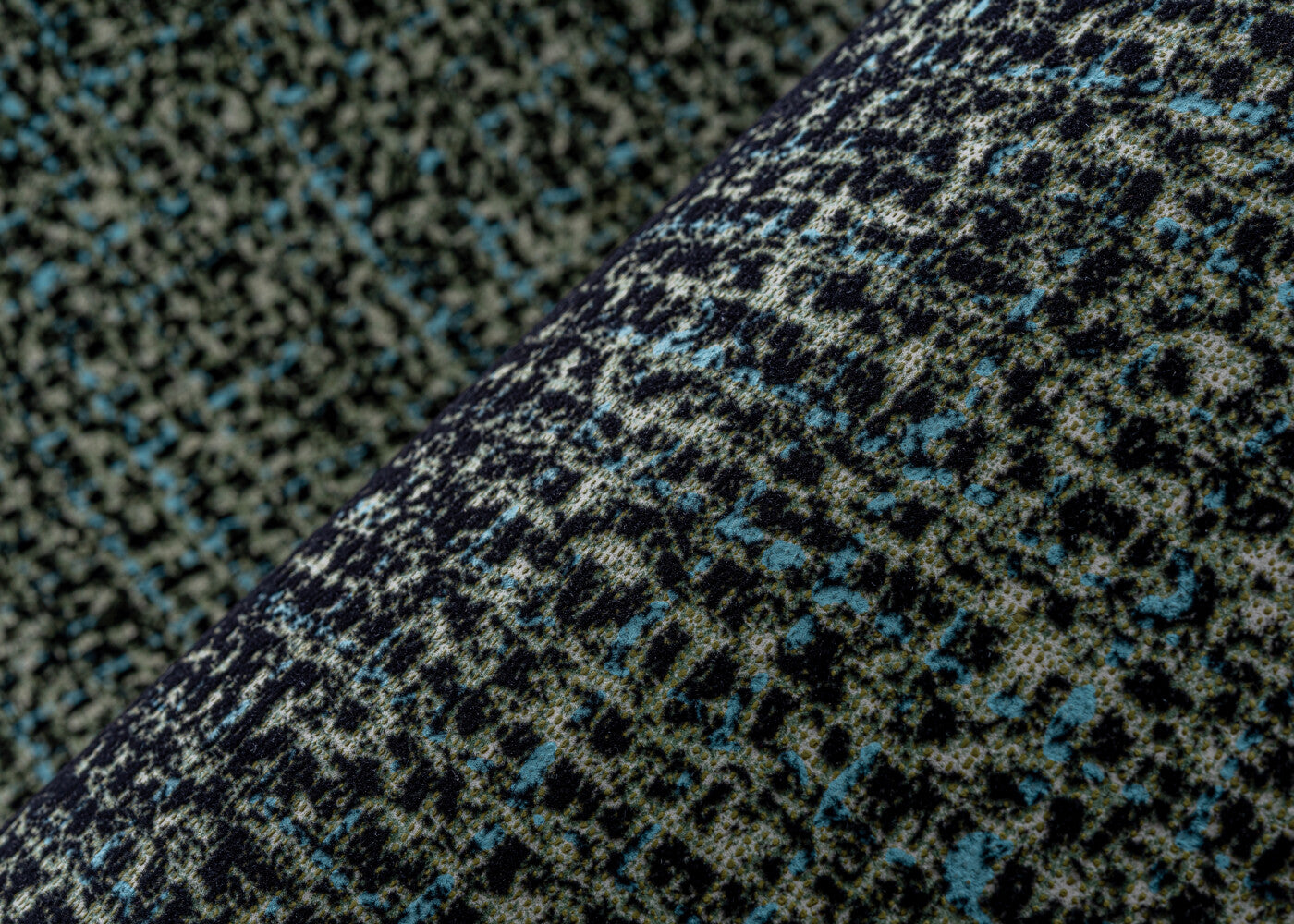 EssentialsPalette_Cashmere_73064A_1_Mood_Web_LR-hero