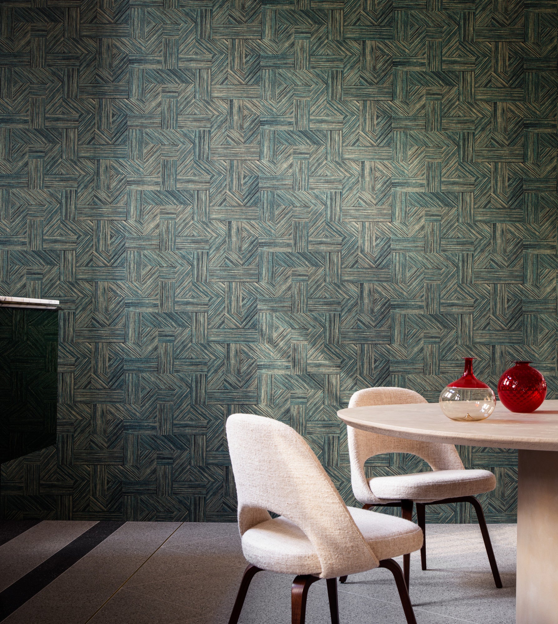 EssentialsTangram_Intarsio_24041_Roomshot_Web_LR-fullscreen