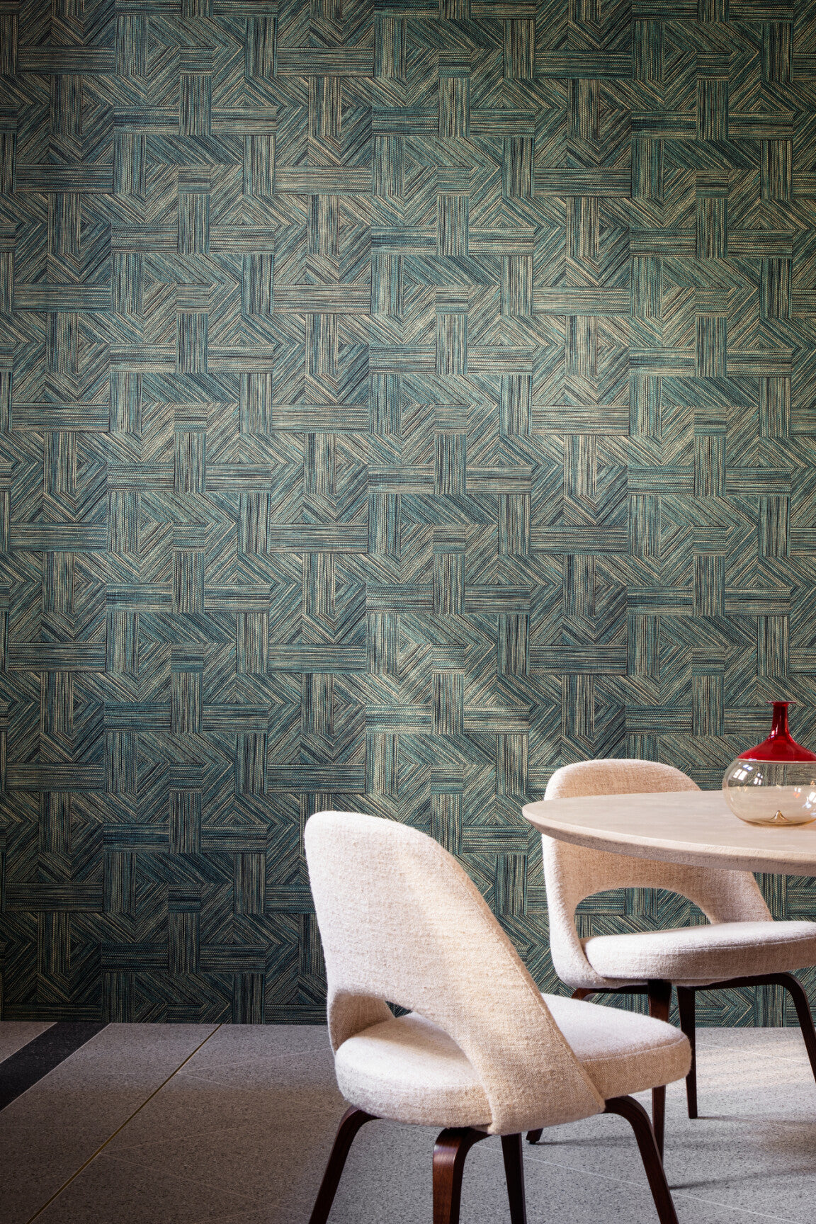 EssentialsTangram_Intarsio_24041_Roomshot_Web_LR-medium-two-thirds