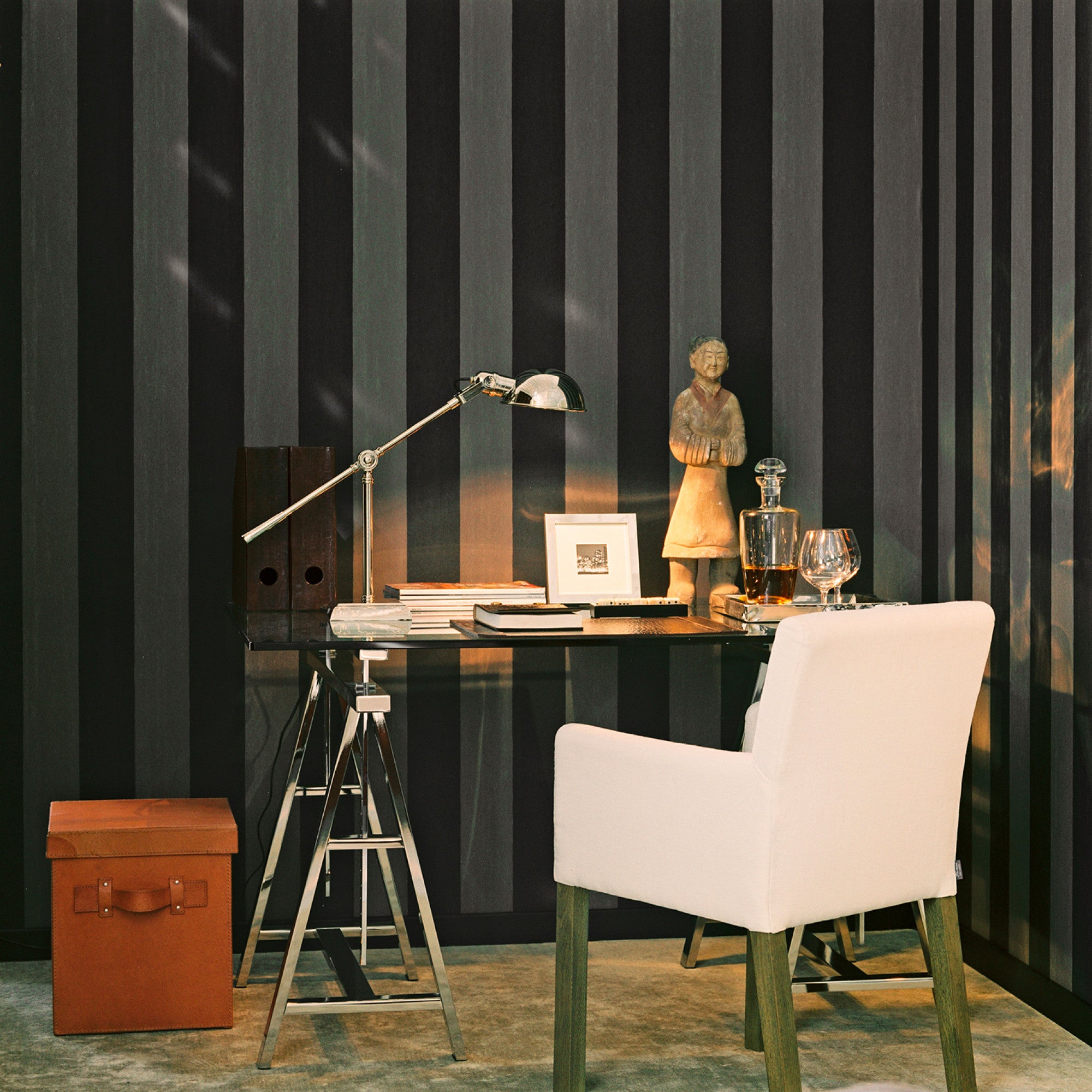 Flamant-TheWallpaperCollection_Stripe_40040_1-fullscreen