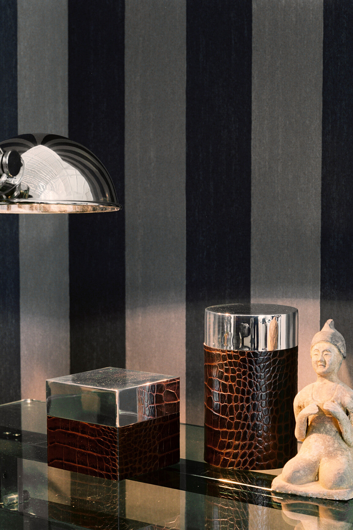 Flamant-TheWallpaperCollection_Stripe_40040_2-medium-two-thirds