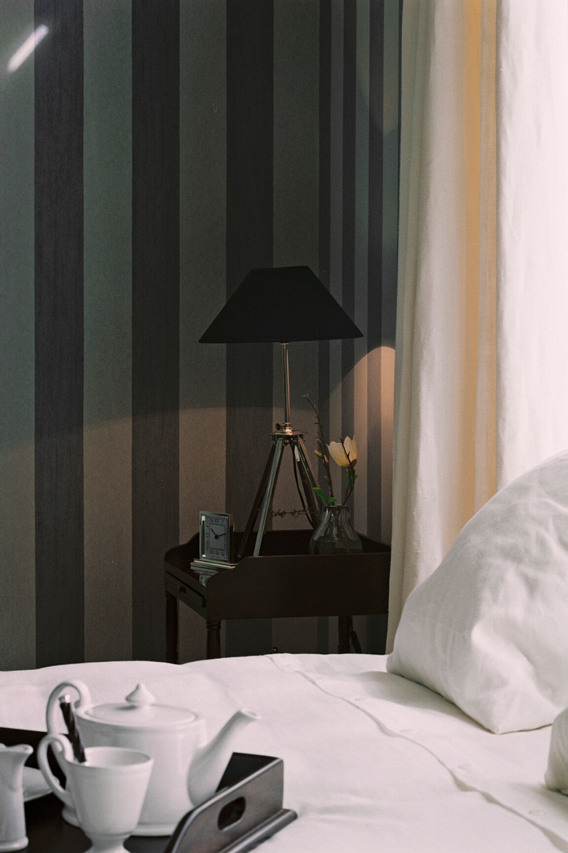 Flamant-TheWallpaperCollection_Stripe_40040_3-medium-two-thirds