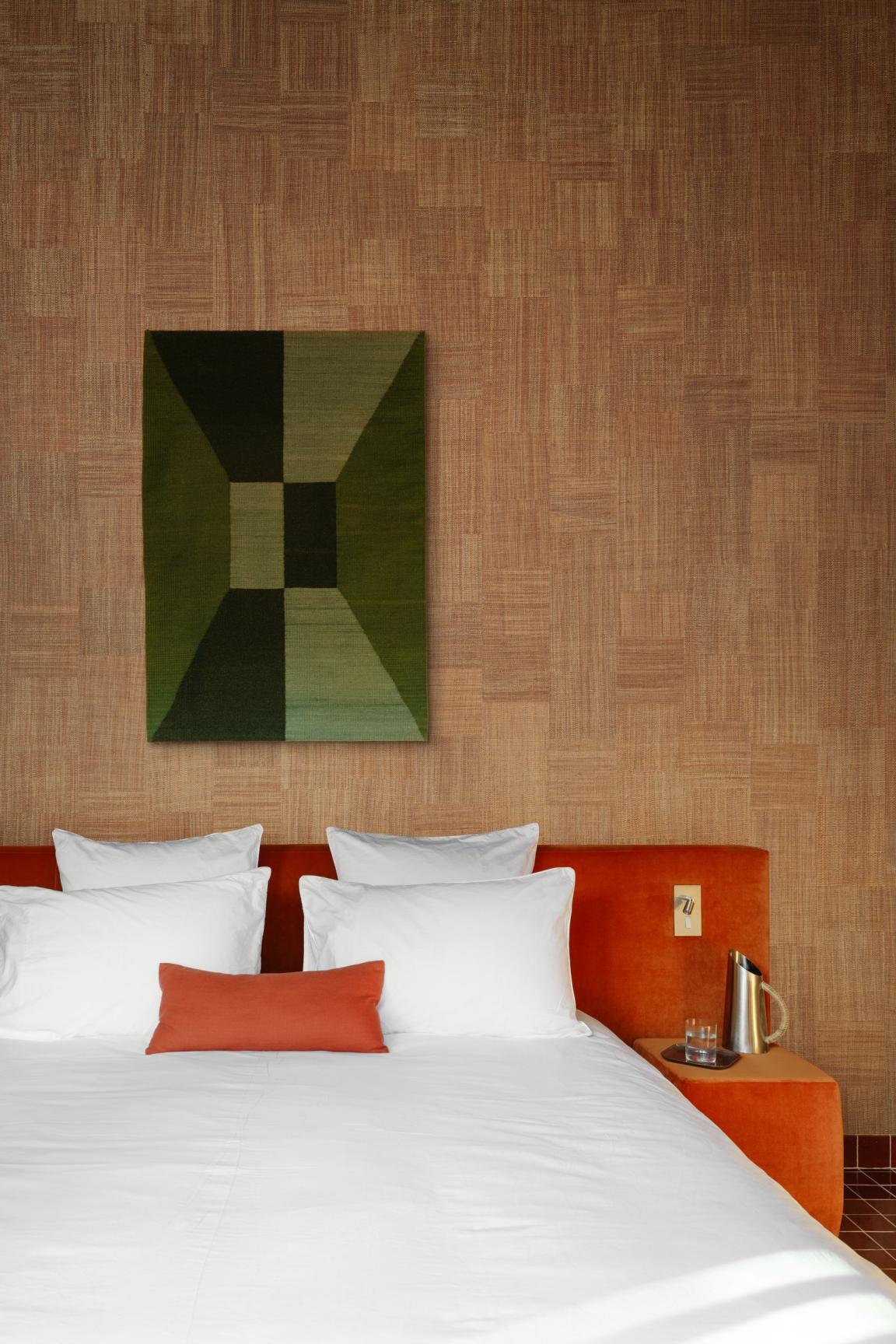 Icarus_Telaio_15721_Roomshot_Web_LR-medium-two-thirds