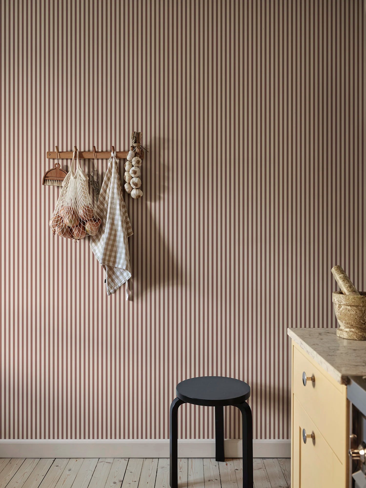 S10629 interior1