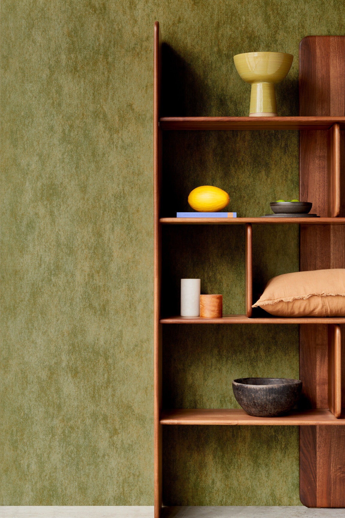 EssentialsPalette_Manchas_57527A_Roomshot_Web_LR-medium-two-thirds