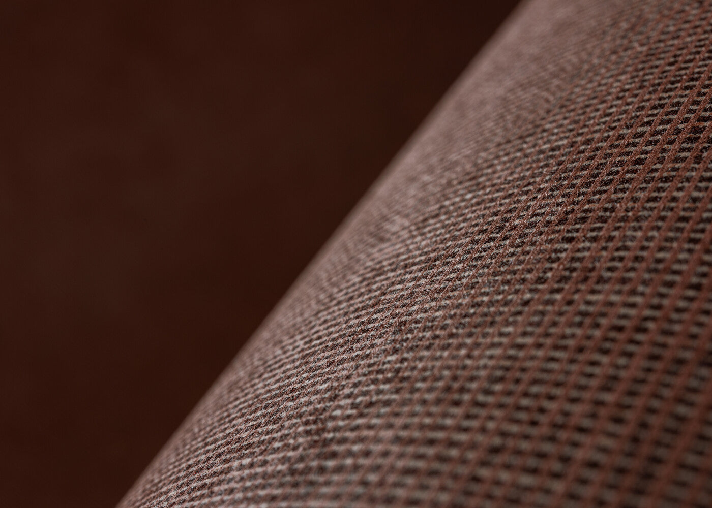 EssentialsPalette_Tulle_73091B_Mood_Web_LR-hero