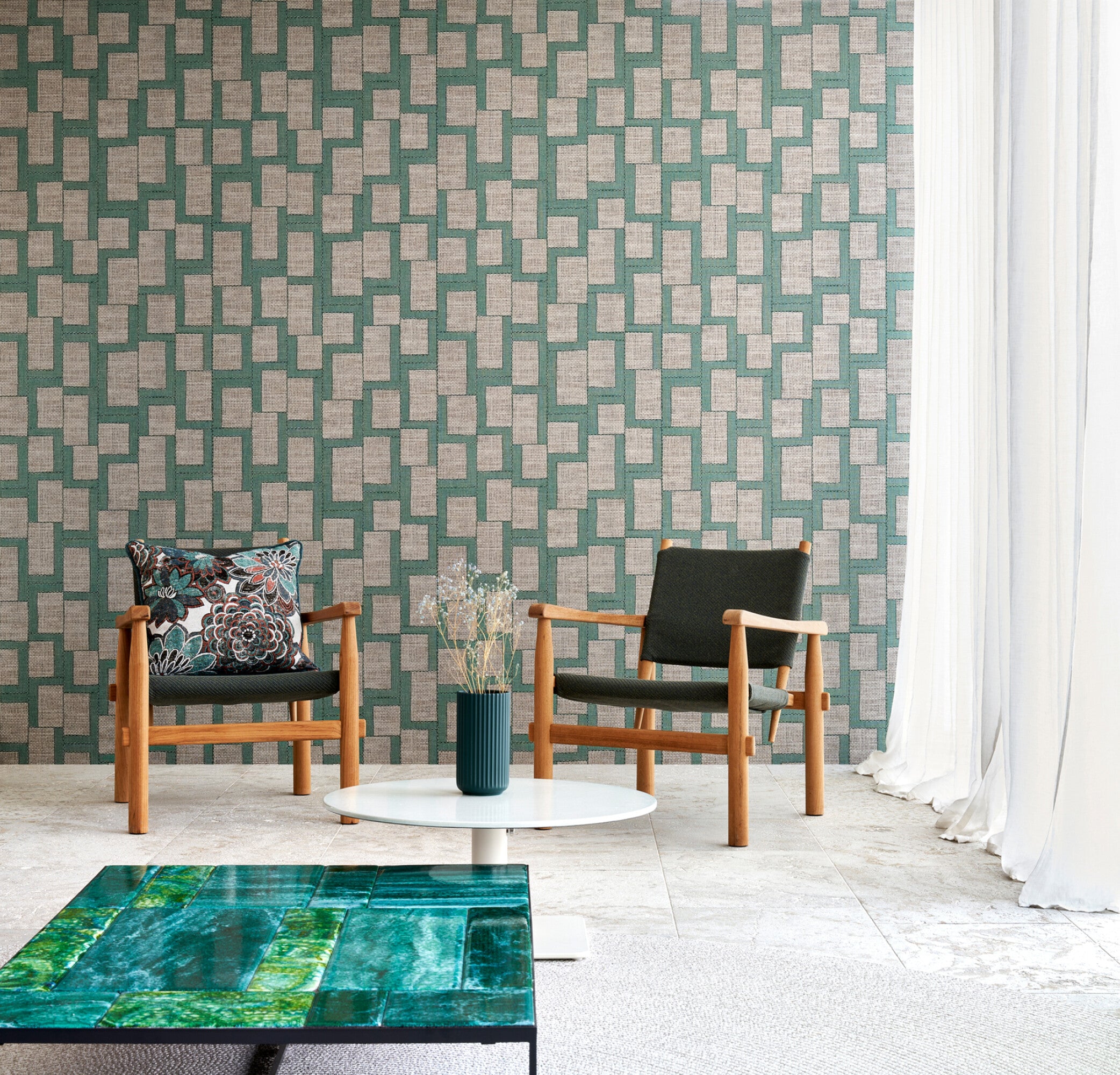 EssentialsTotem_EspartoAfricano_18940_Roomshot_Web_LR-fullscreen