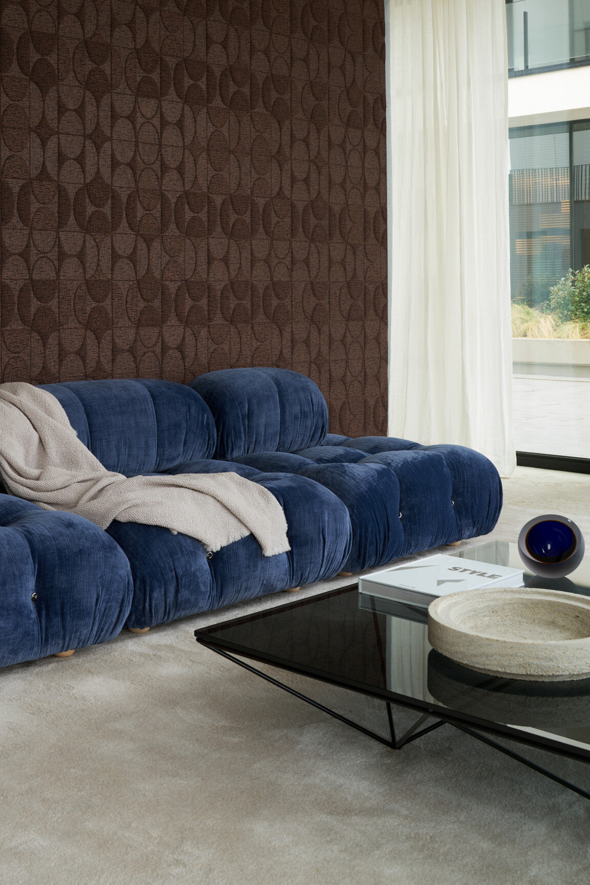 Icons_Curve_85553_Roomshot_Web_LR-medium-two-thirds